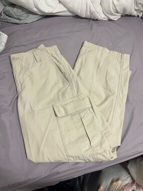 Uniqlo Light Beige Men's Cargo Pants - Casual Straight Fit